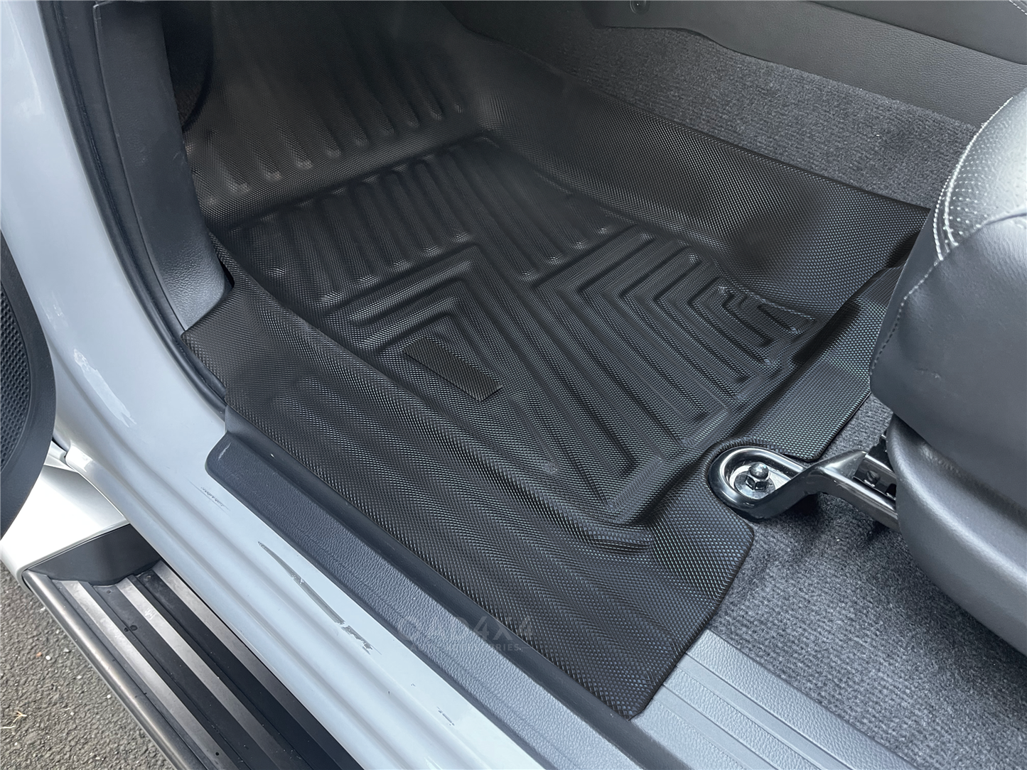 5D TPE Floor Mats & Black Door Sill Protector for Mitsubishi Triton Dual Cab MQ MR 2015-2024 Door Sill Covered Tailored Car Mats