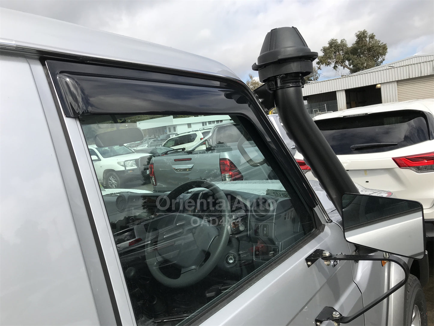 OAD Luxury 2pcs Weather Shields Weathershields Window Visor for Toyota Land Cruiser LandCruiser 70 76 78 79 LC70 LC76 LC78 LC79 2007+