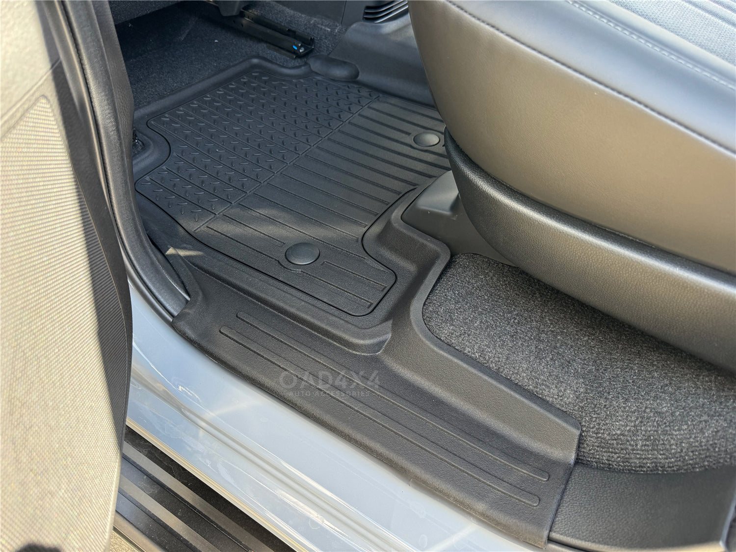 Injection 7D TPE Car Floor Mats for ISUZU MU-X MUX 2021-Onwards