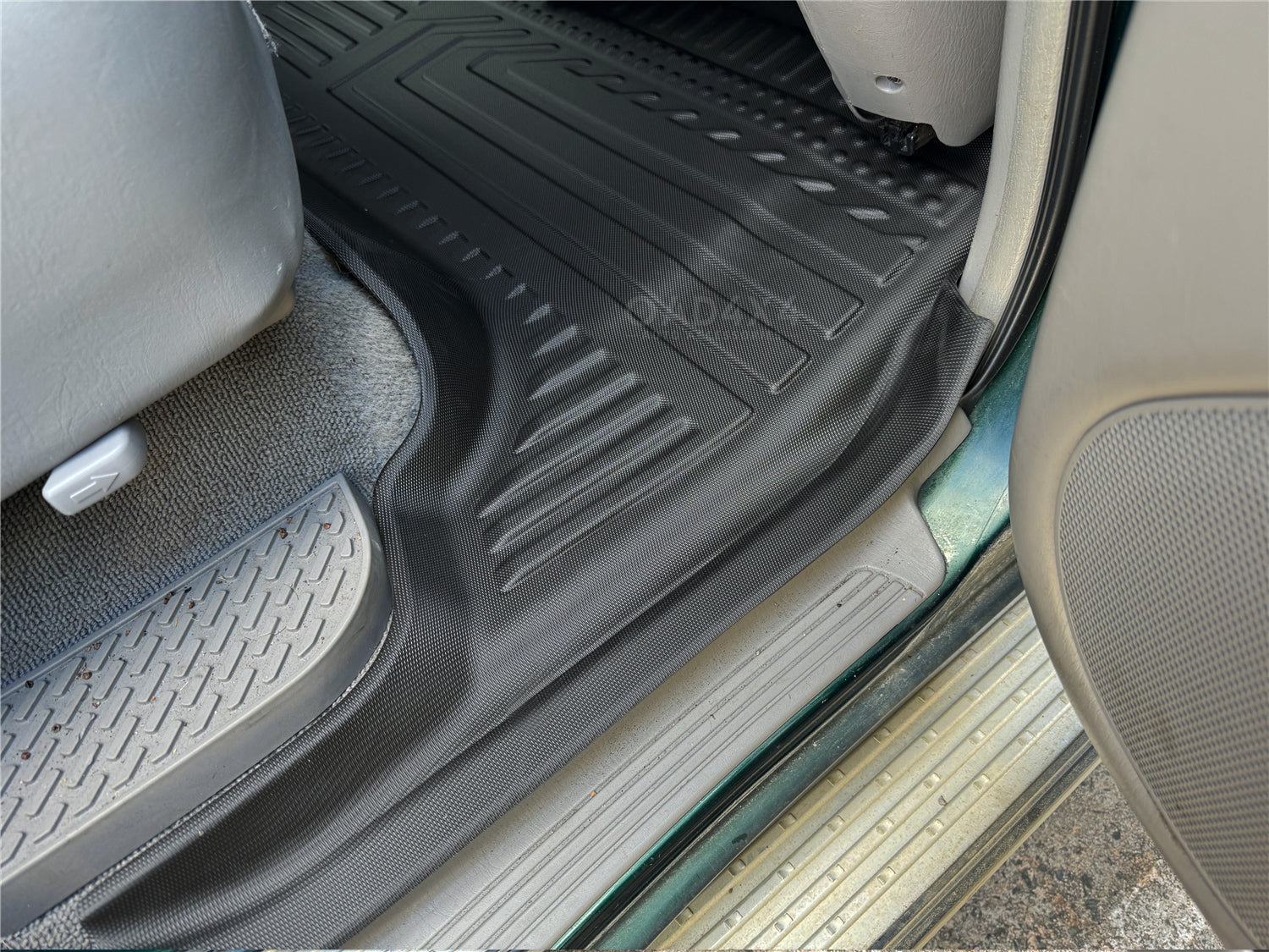 5D TPE Car Floor Mats for Toyota Land Cruiser 100 / 105 1998-2007