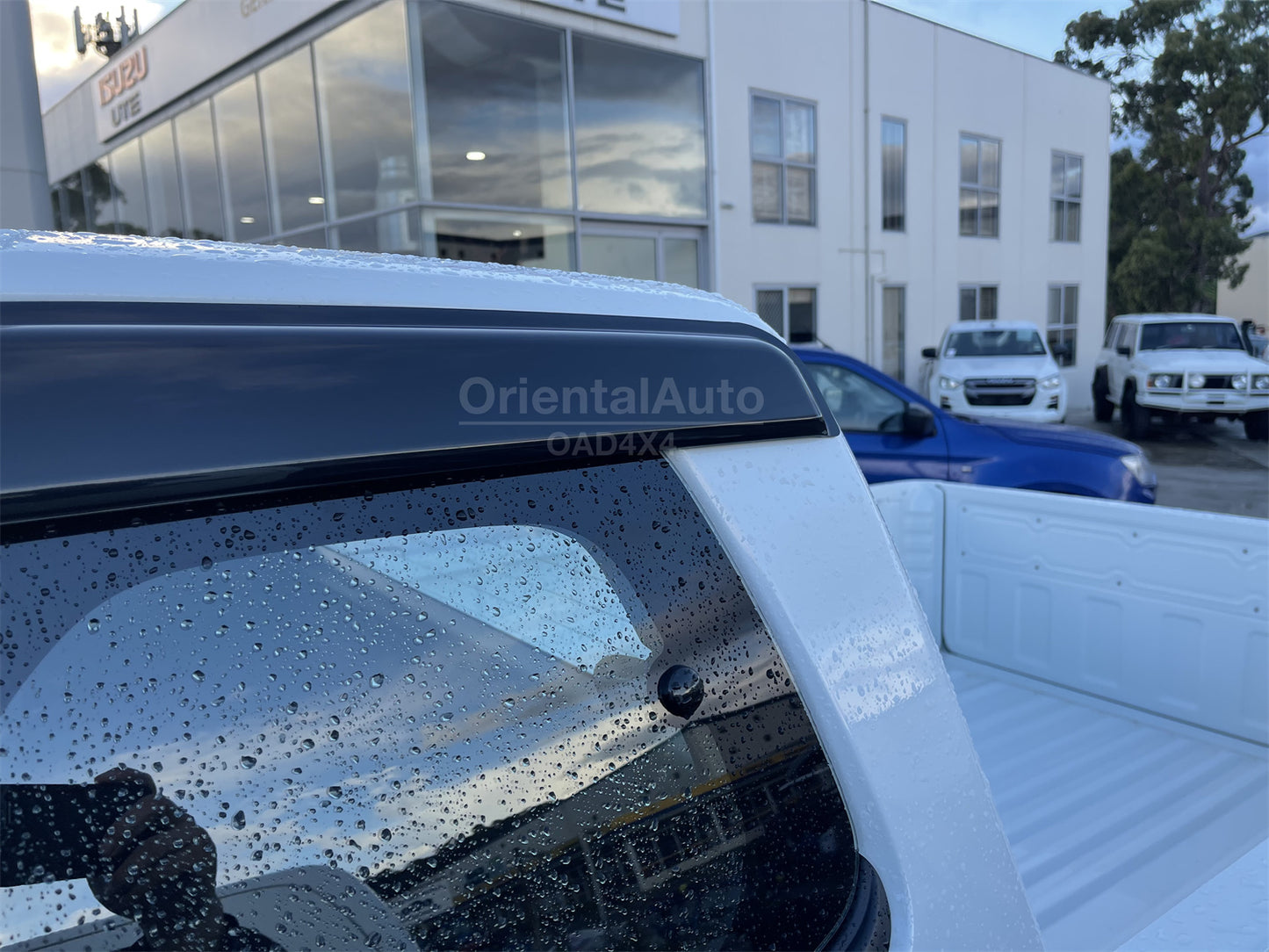 Luxury Weathershields Weather Shields Window Visor For ISUZU DMAX D-MAX Extra Cab 2020+ 4pcs