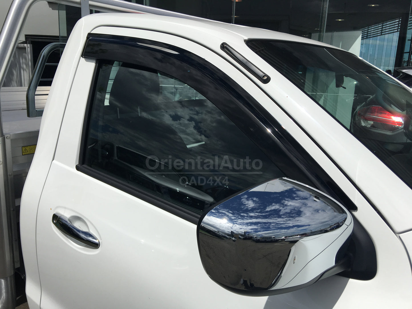 Injection Modeling Bonnet Protector & Injection Weathershield Weather Shields Window Visor for Nissan NP300 D23 Single / Extra Cab 2015-2020