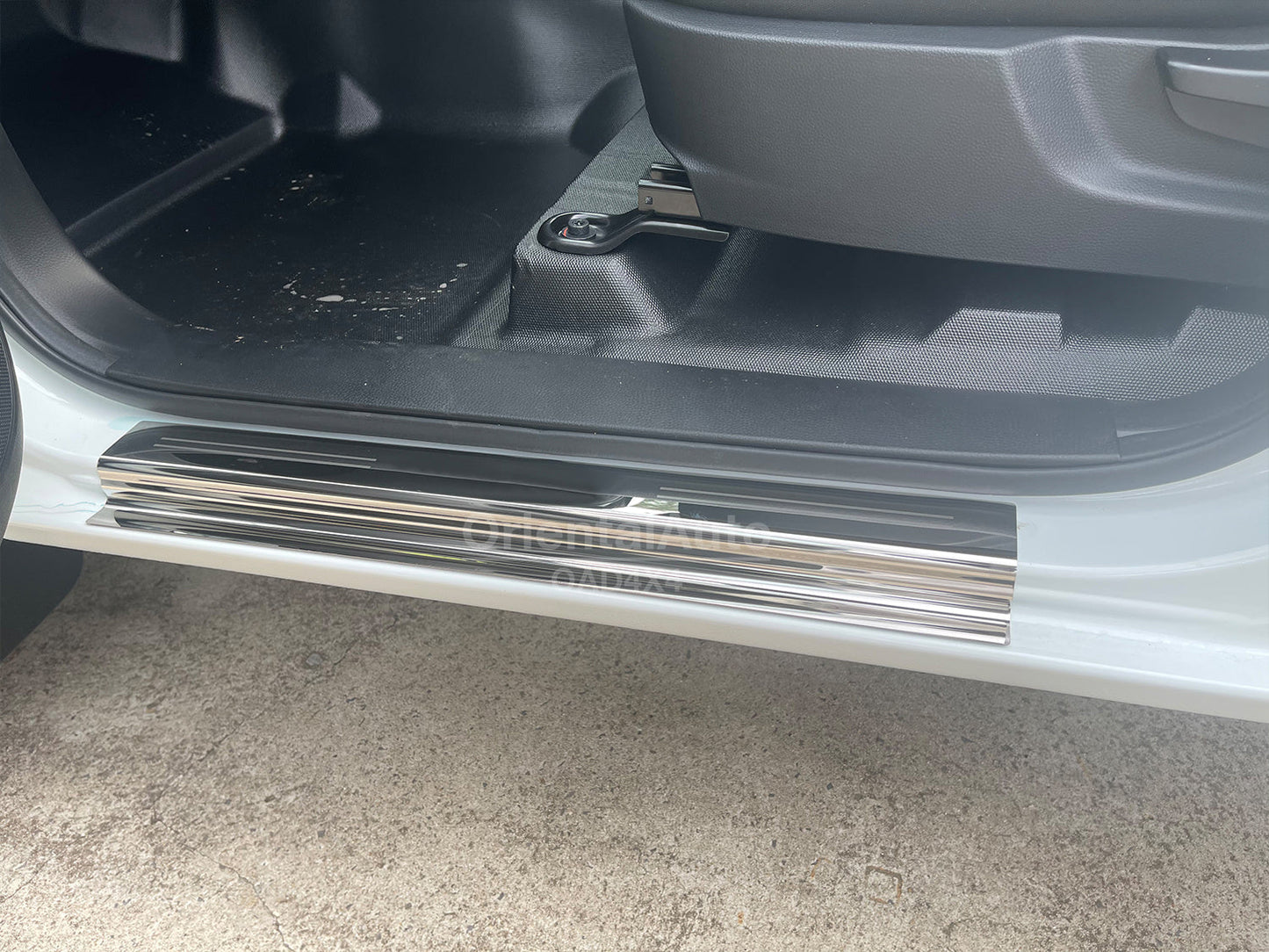 5D Floor Mats & Door Sills Protector for Mazda BT-50 BT50 Dual Cab 2020-Onwards Tailored TPE Door Sill Covered Floor Mat Liner Car Mats + Stainless Steel Scuff Plates