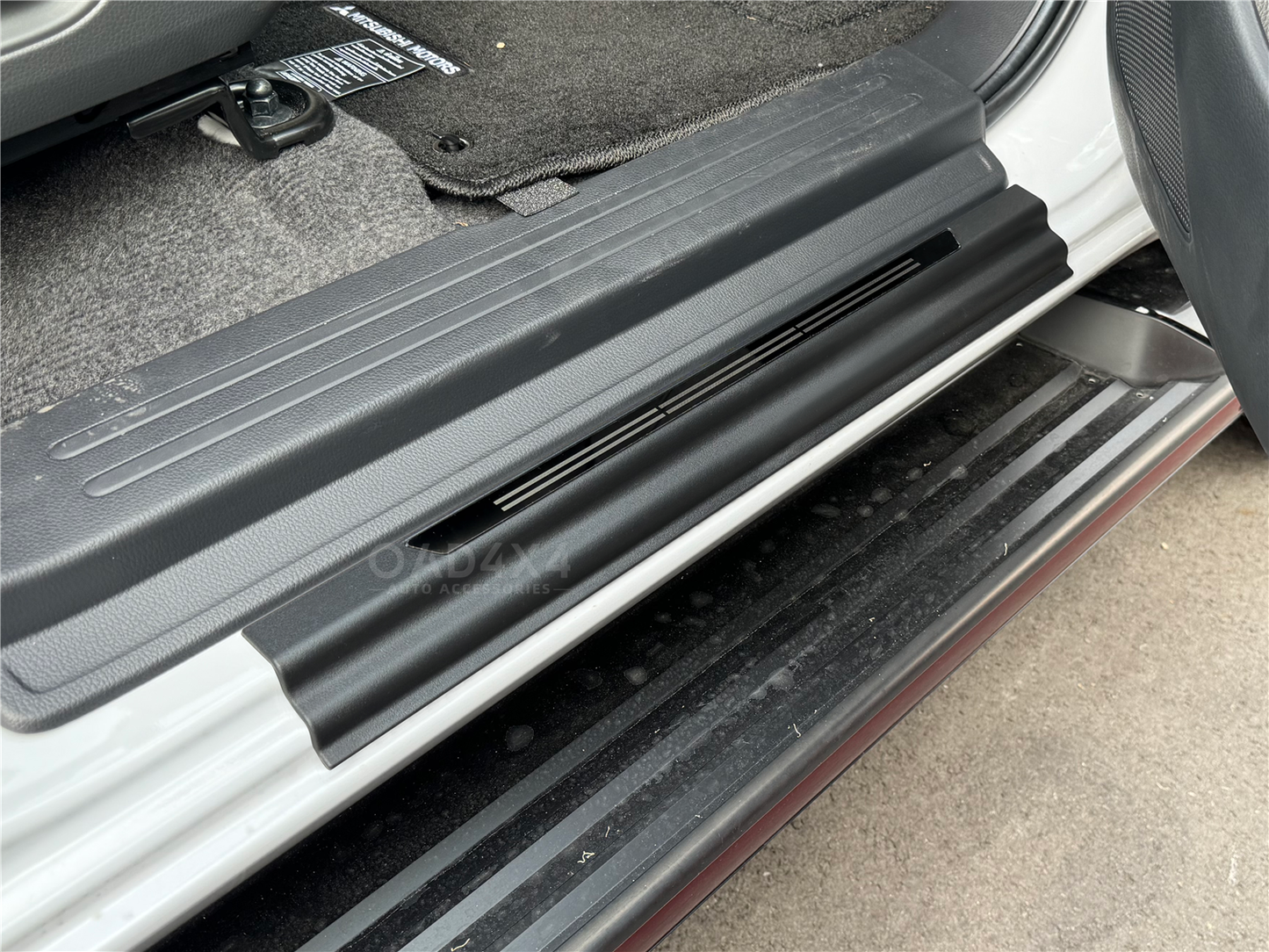 Injection Weather Shields & Black Door Sill Protectors For Mitsubishi Triton MQ MR Dual Cab 2015-2024 Window Visors Weathershields Scuff Plates