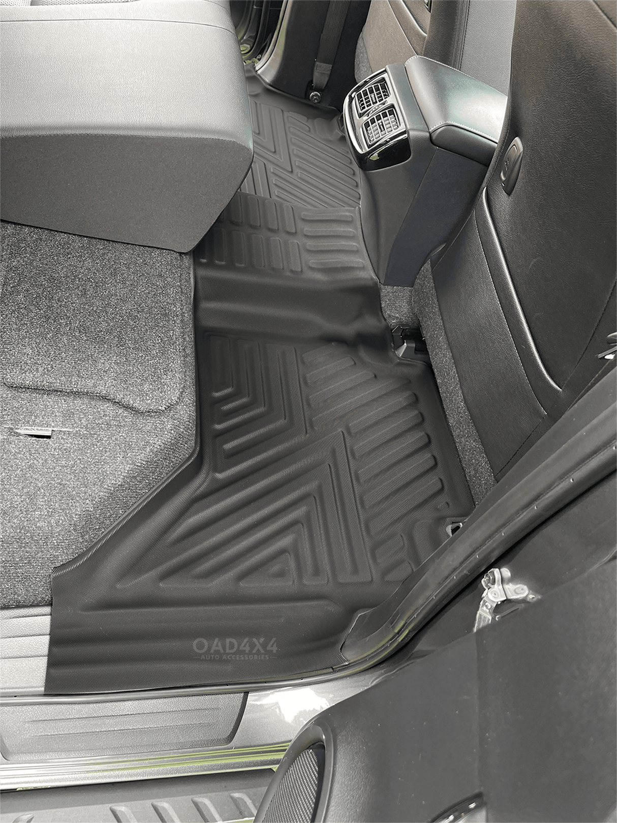 Floor Mats & Door Sill Protector for Toyota Hilux Manual Transmission Dual Cab 2015-Onwards
