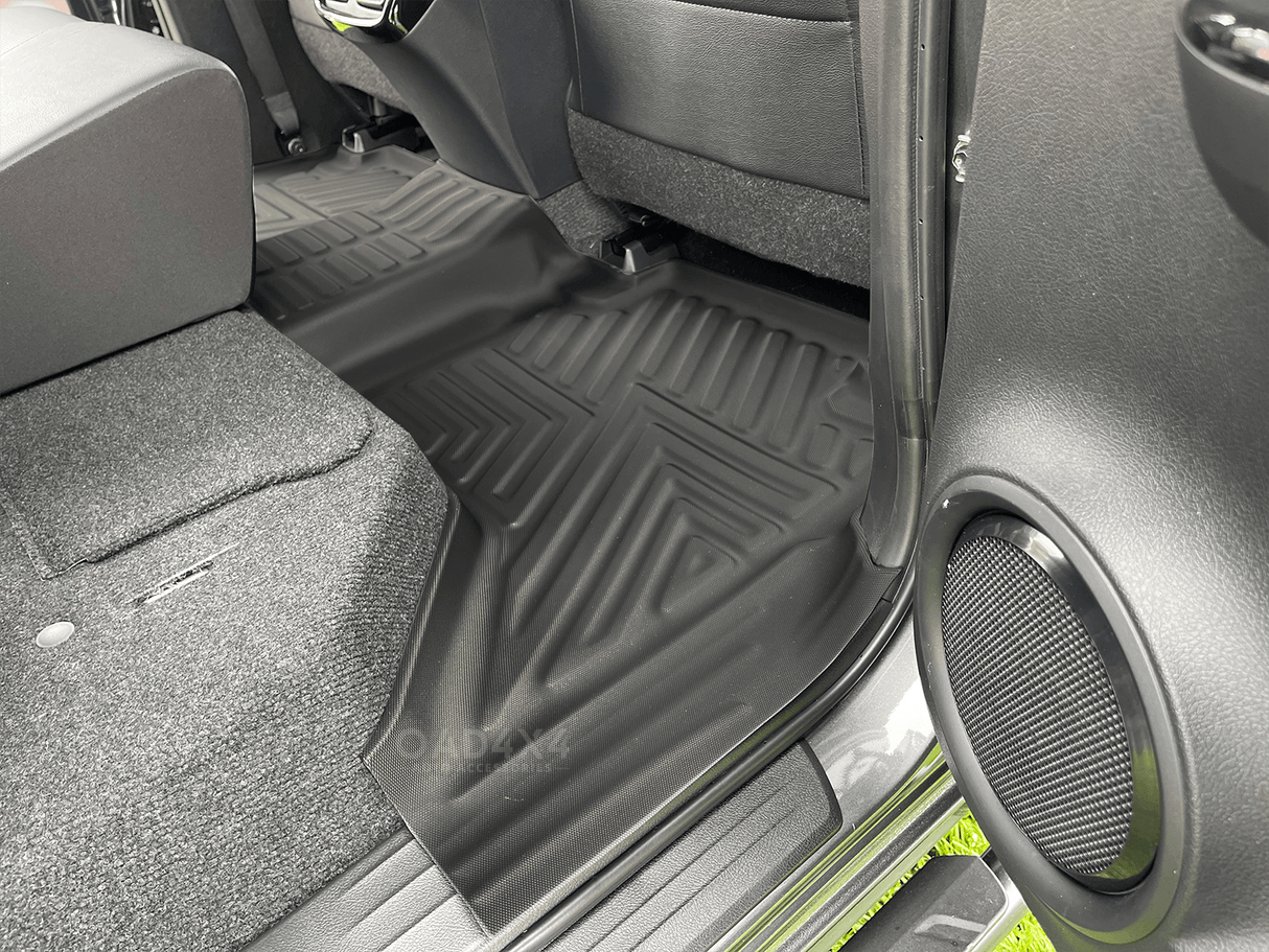 Floor Mats & Door Sill Protector for Toyota Hilux Manual Transmission Dual Cab 2015-Onwards