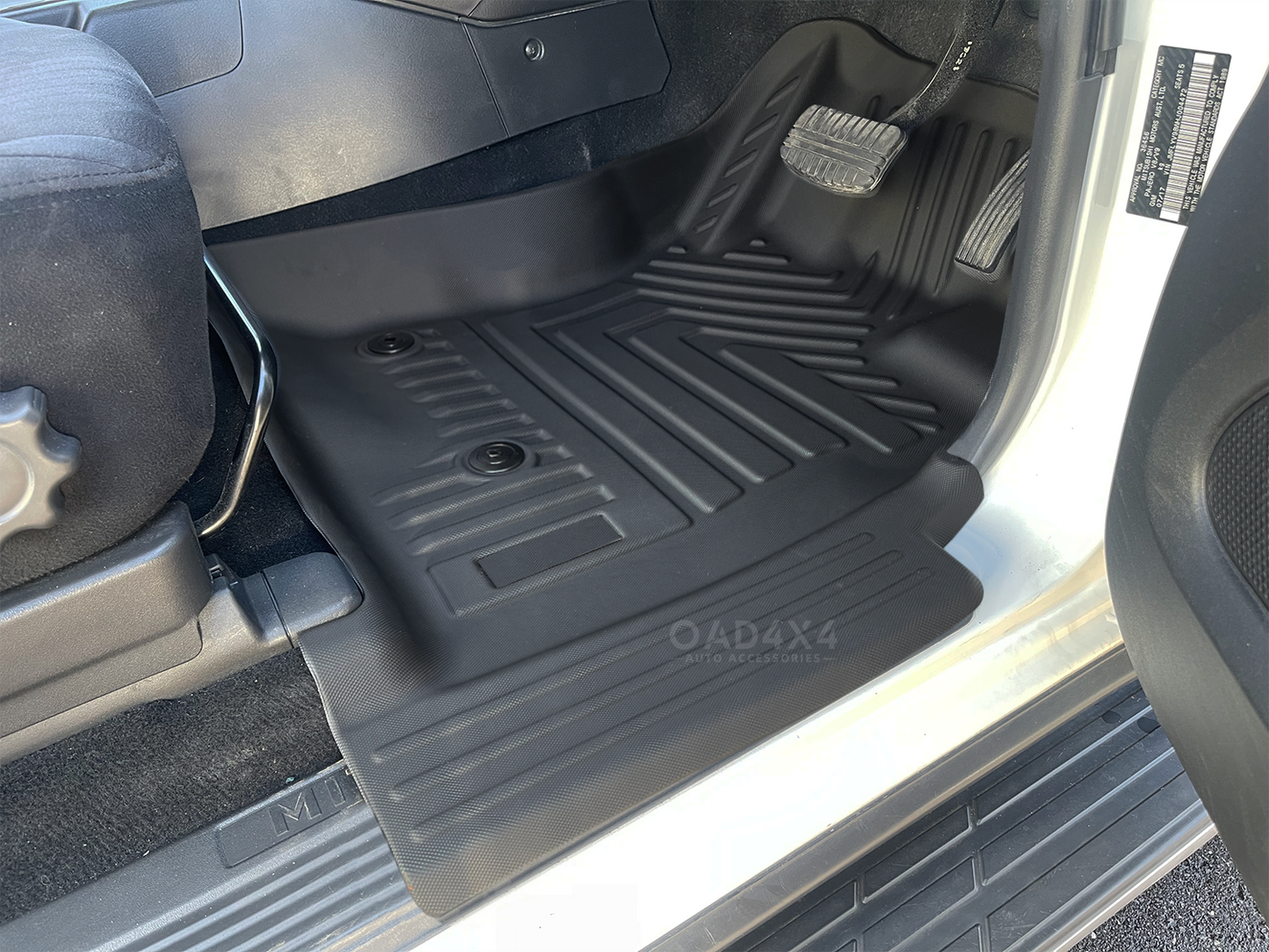5D TPE Floor Mats for Mitsubishi Pajero 2000-Onwards Tailored Door Sill Covered Car Floor Mat Liner Car Mats