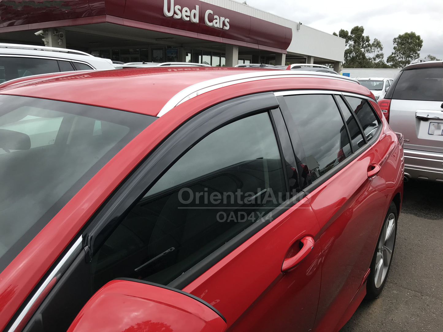 Luxury 2pcs Weathershields Weather Shields Window Visor For Holden Commodore ZB Wagon 2017-Onwards