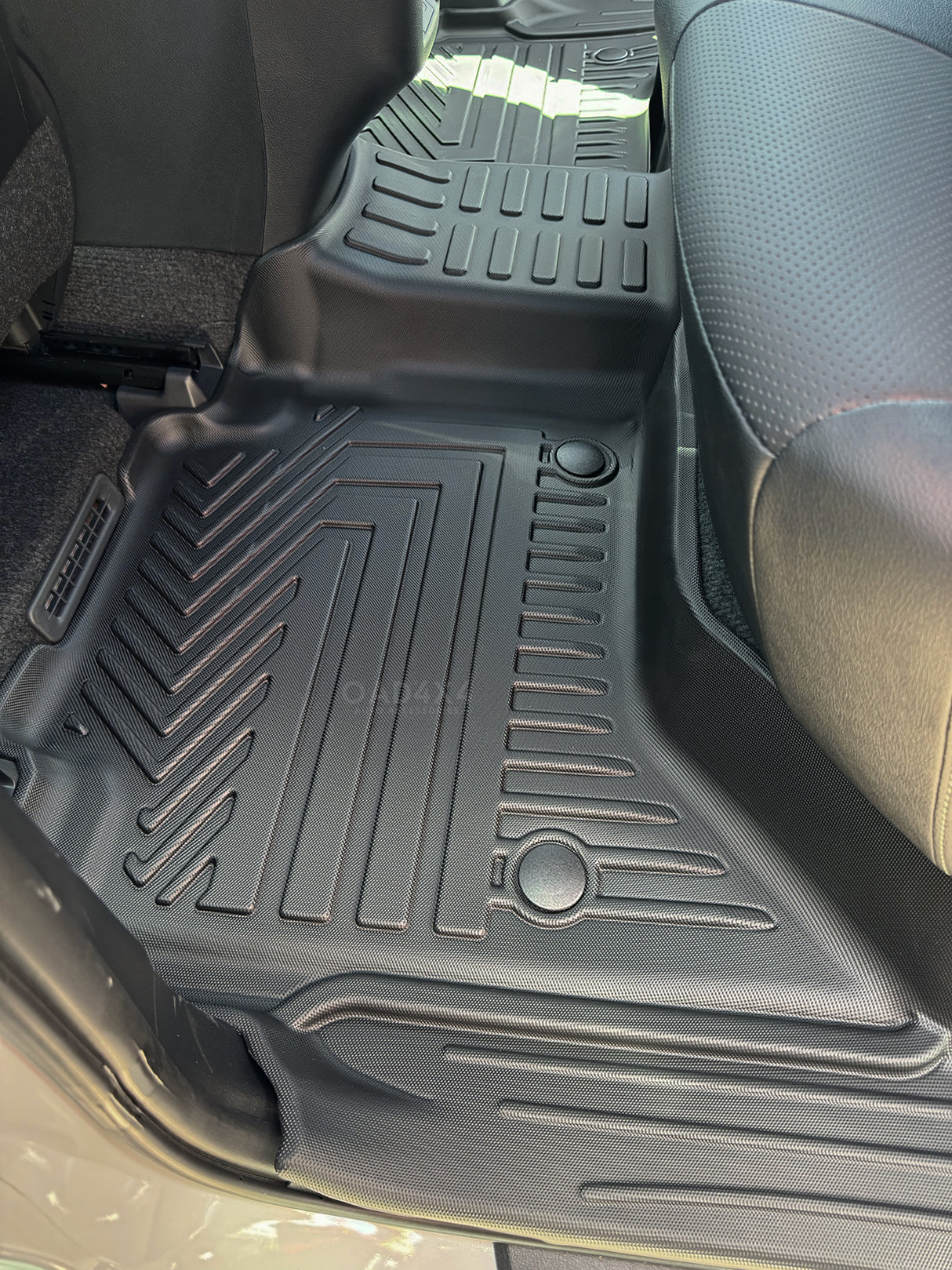Pre-order 5D TPE Car Floor Mats for Toyota Hilux Manual Transmission Dual Cab 2015-Onwards
